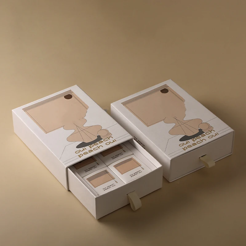 Рисунок 6 - Бумажные коробки с логотипом на