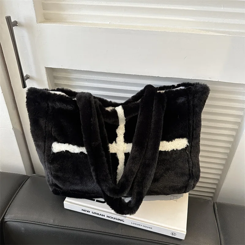 Рисунок 2 - Плюшевая сумка через плечо