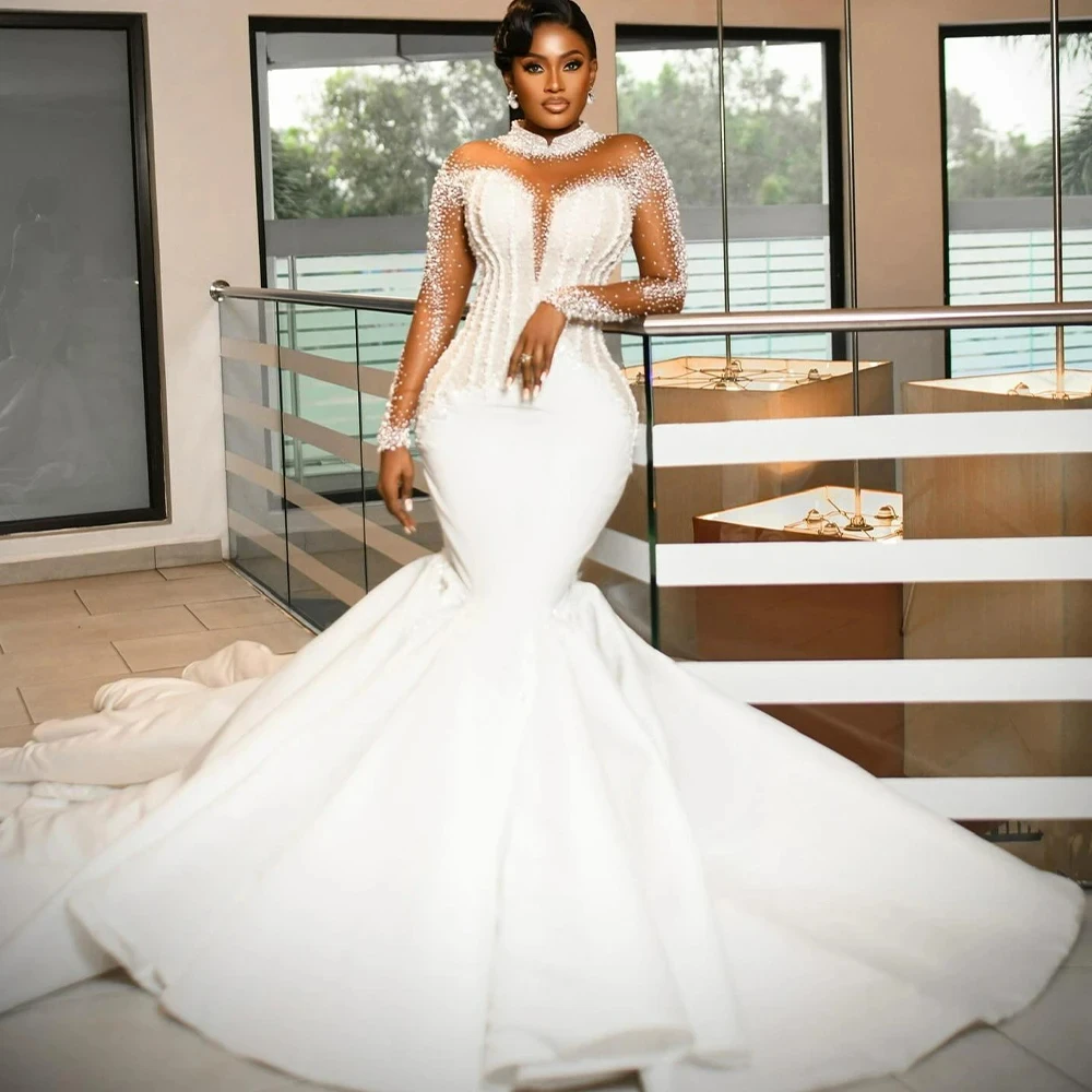 

Свадебное платье с высокой горловиной и бусинами, с длинным рукавом