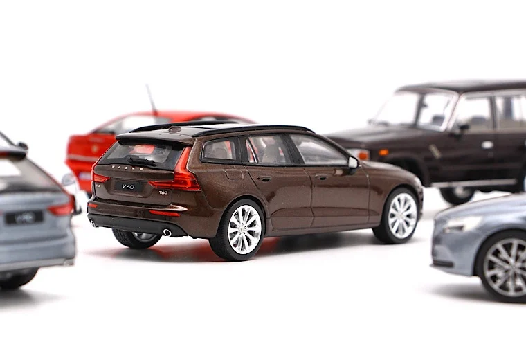 ボルボT5ミニカー S.O.L.I.D ソリッド 1/43 ボルボ Volvo T5-R ブラック 黒 模型