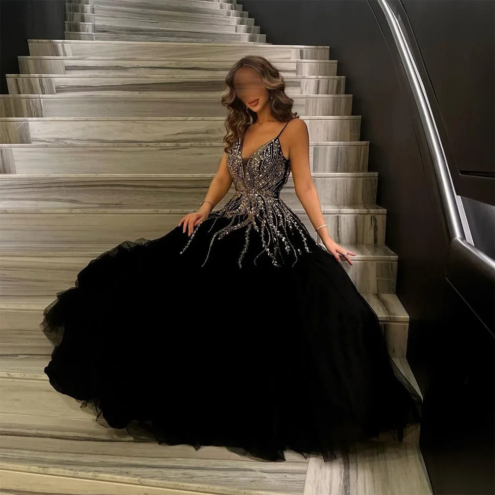 

Sexy Black Tulle Evening Dresses Beadings Crystal V Neck Spaghetti Straps Pleat Ruched Saudi Arabic Prom Dress Celebrity Gowns