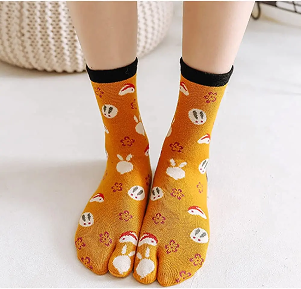 5 Pairs Japanese Style Kawaii Two Toe Tabi Socks for Women Girls Novelty Cute Cat Pattern Cartoon Knitted Cotton Socks with Toes