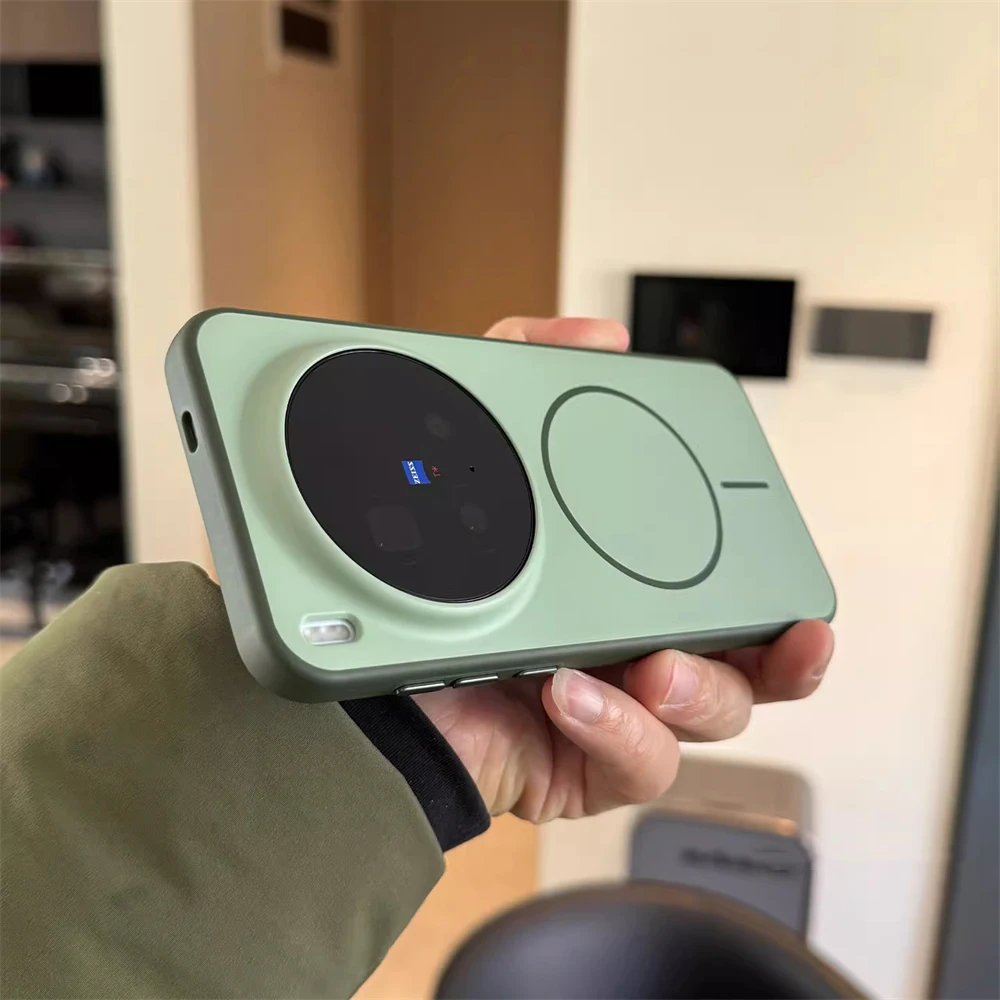 Magnetic Luxury Silicone Shockproof Case - Comfort & Protection