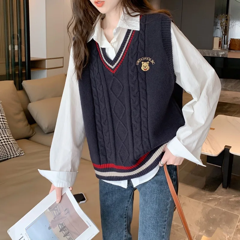 

2024 Spring Outfit Versatile Top Cartoon Embroidered V-neck Sweater Vest Women Loose