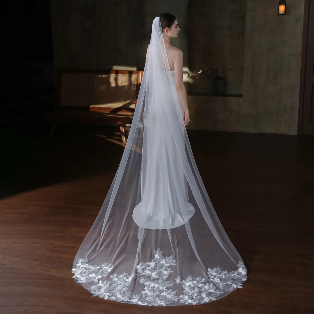 Exquisite Long Flower Lace Applique Wedding Bridal Veil Edge Chapel with Comb Women Wedding Accessories Veu De Noiva bridal veil luxury long wedding veil with 3d flower leaf appliqued edge veu of bride floor length mantilla wedding accessories