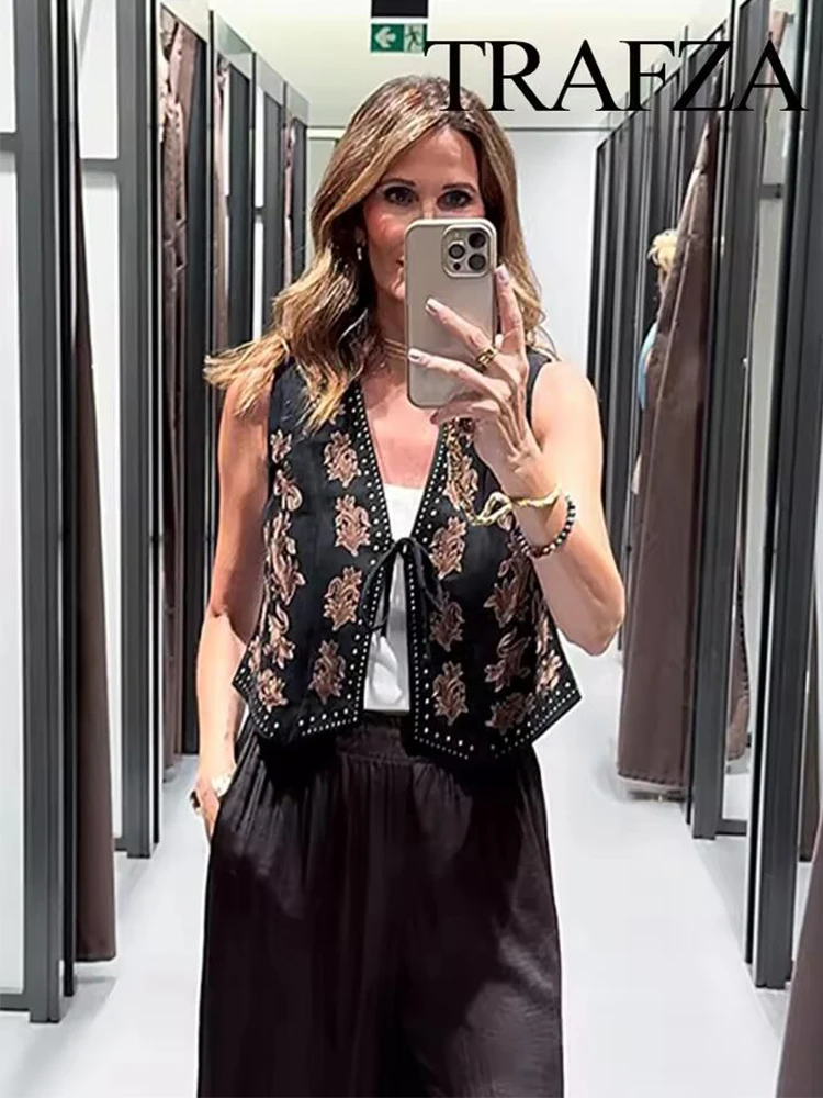Chic Fashion Bead Embroidery Vest Woman Faux Suede Vests For Women V Neck Sleeveless Front Lace Up Waistcoat Vintage Crop Top