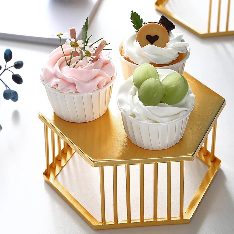 Nordic Luxury Cake Stand Gold Metal Living Room Restaurant Cake Stand Party Cream Aesthetic Handicrafts Torten Deko Baking Tool