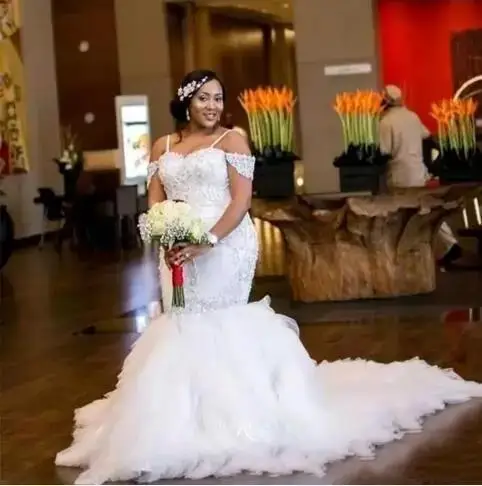 

African Plus Size Wedding Dresses Spaghetti Straps Lace Appliques Beading Mermaid gowns Tiered Tulle skirt Long Bridal