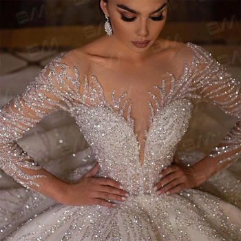 Abiti da sposa sexy con perline Abiti da sposa Abito da sposa a maniche lunghe con perline a mano di lusso Abito da ballo lungo con strascico da cappella
