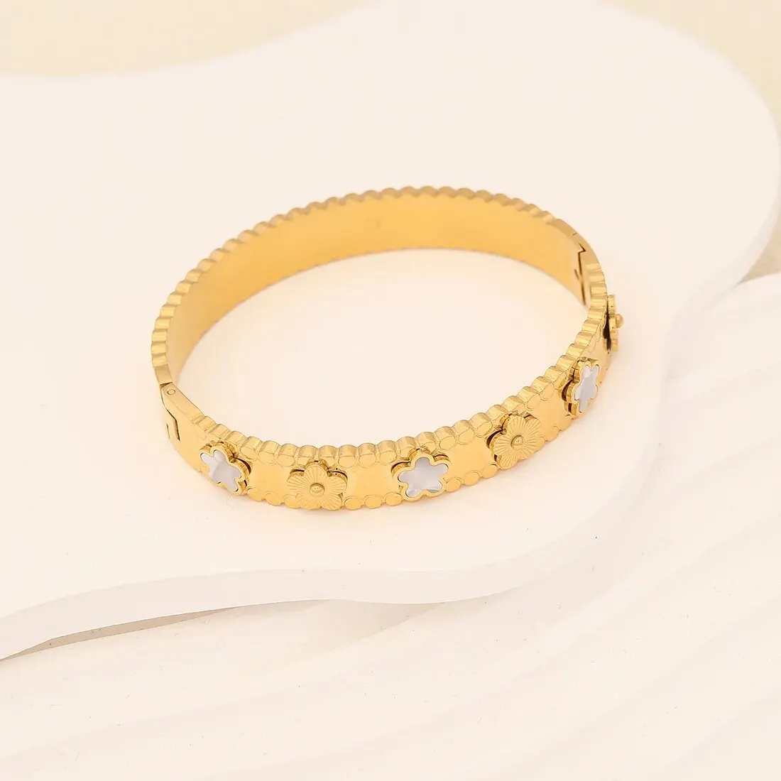 1Pc Fashion Flower Stainless Steel Bracelet Style Vintage Hand Jewelry