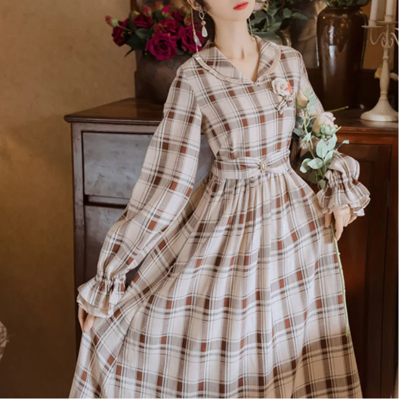

Autumn New Academy Vintage Dress Women's Printed Checkered V-Neck Button Wooden Ear Edge Waist Closing Long Sleeved Dresses 2023