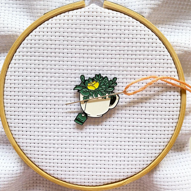 Needle Minde Magnetic Needle Keeper Magnet Cup Flower Embroidery