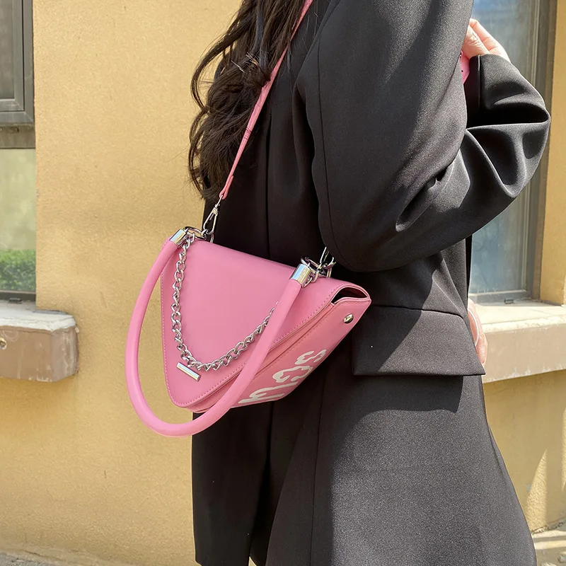 Рисунок 4 - Треугольные роскошные дизайнерские сумки