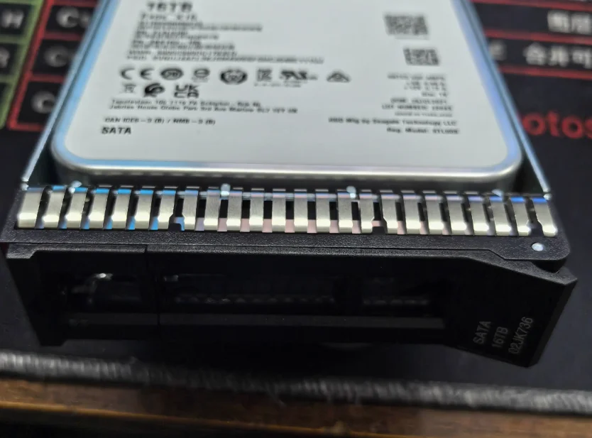

Для серверного жесткого диска 4XB7A38125 02JK736 16T SATA 7,2 K 3,5