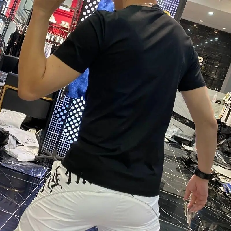 Рисунок 4 - Мужская одежда, летняя модная футболка