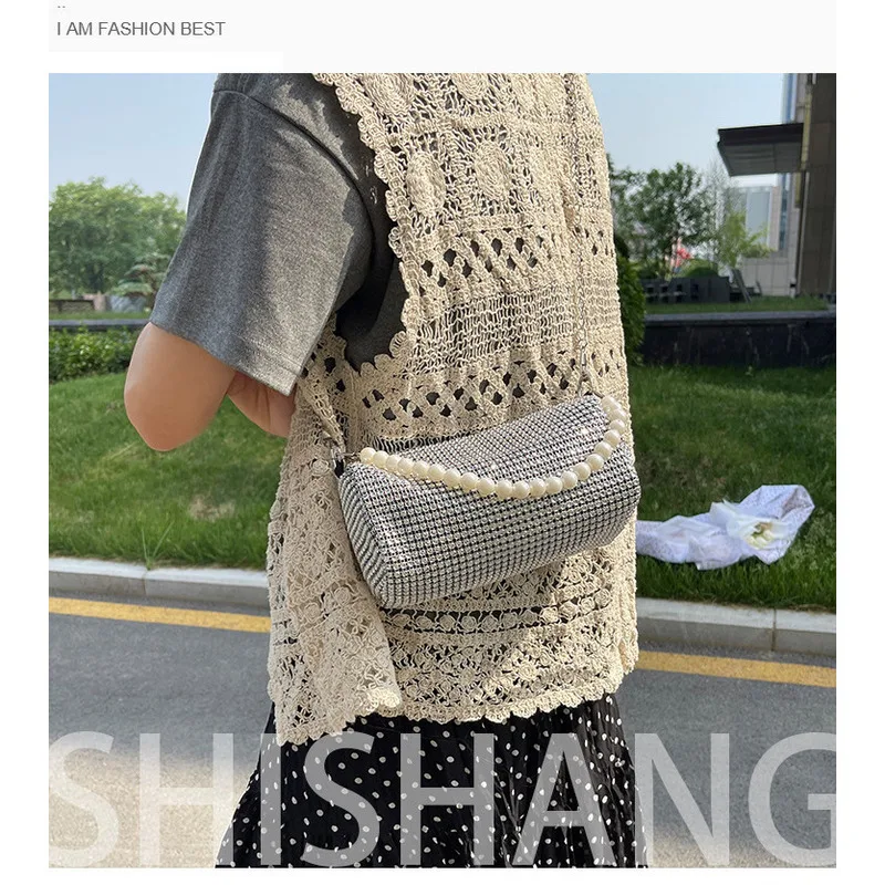 Borsa a tracolla Boston a mano con catena occidentale alla moda, nuova primavera/estate, con diamante lucido e perla sotto le ascelle_voghion.com