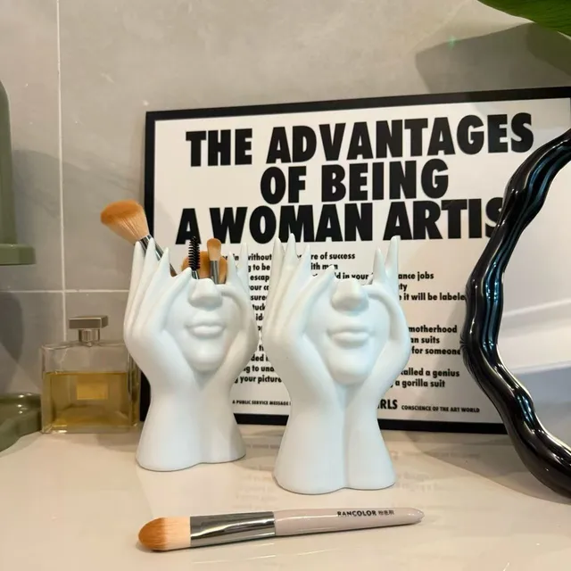 a1PCS Creative Human Body Art Styling Office Supplies Desktop Multifunctional Storage Pen Holder Makeup Brush Holder Decoration 4