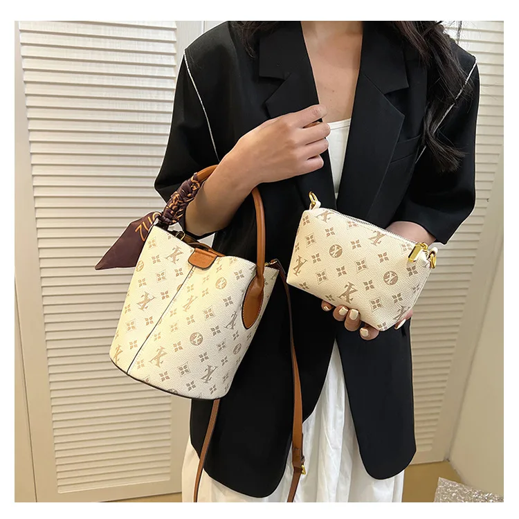 Advanced fashion bag for women 2025 - texture