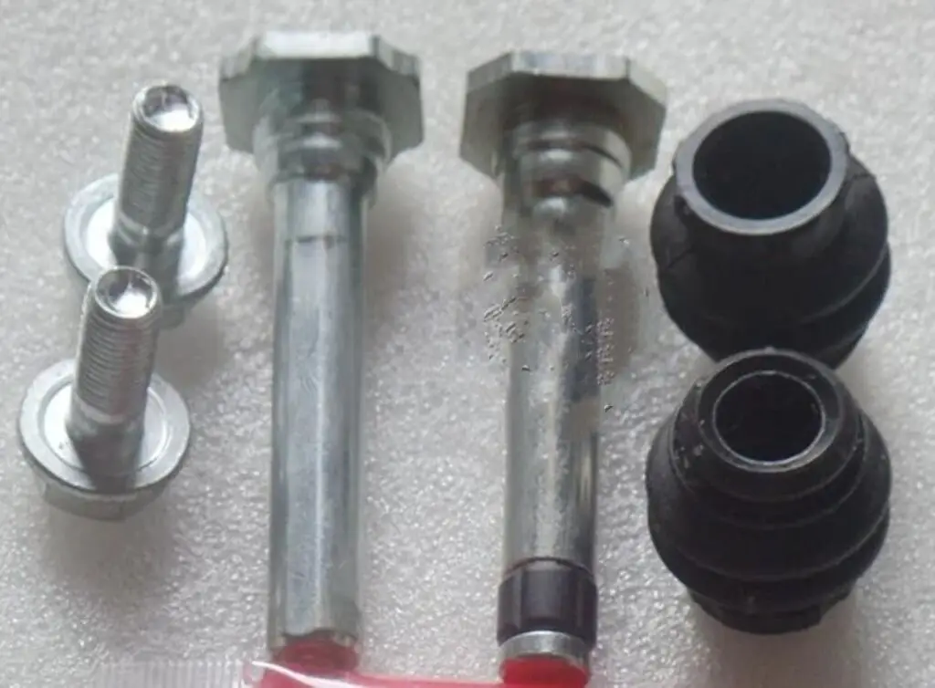 

Комплект для ремонта переднего левого + правого суппорта для foton tunland E3 E5 sauvana