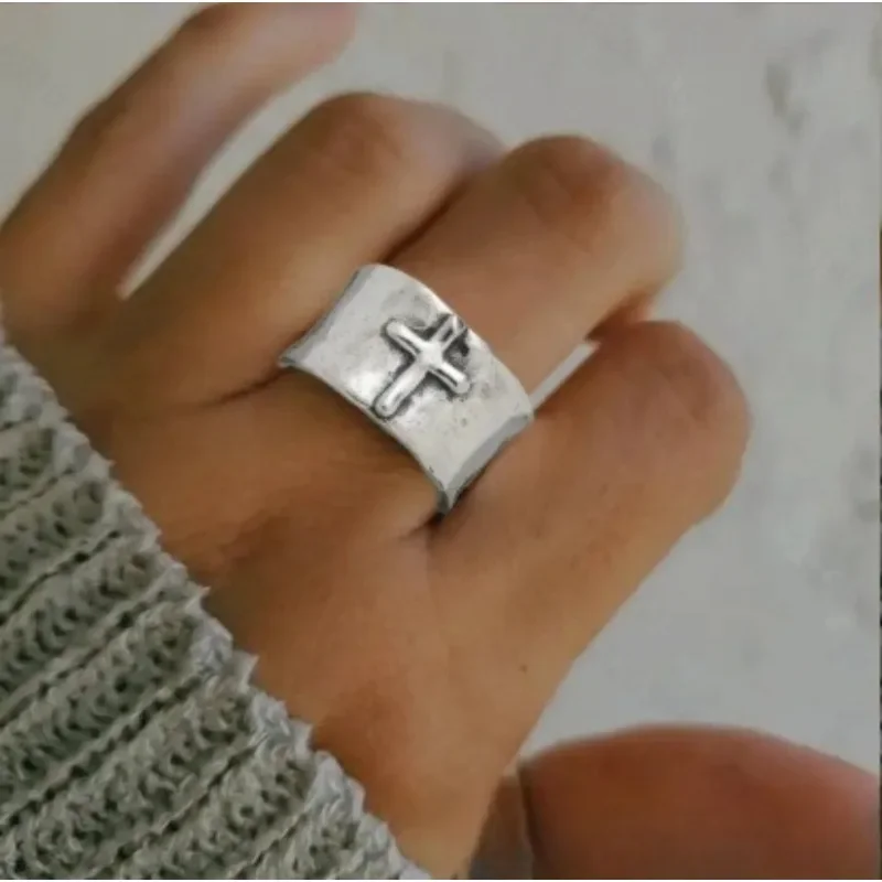 Vintage Silver Color Women Rings Trendy Round Inlaid with Cross Personalized Creativity Party Rings Jewelry