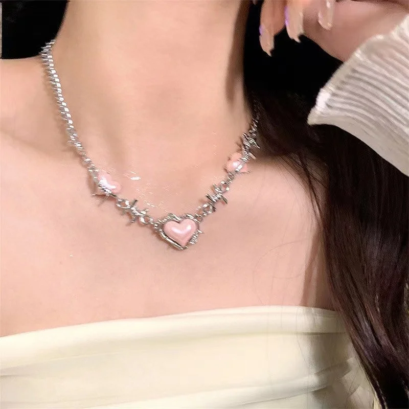 韓国人気【MONDAY EDITION】pounding heart necklace☆追跡付 韓国人気【MONDAY EDITION】pounding heart necklace☆追跡付