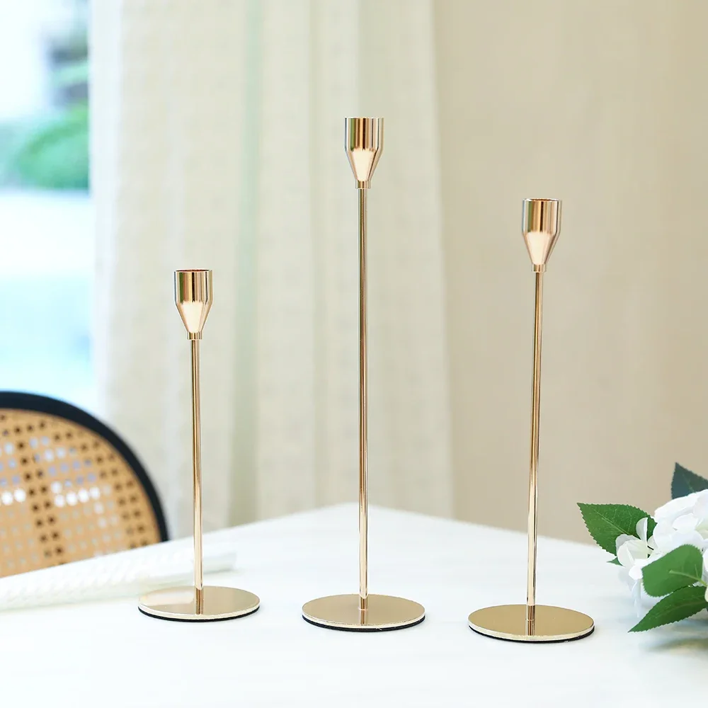 

European Style Metal Candle Holders Exquisite Candlestick Stand for Fashion Wedding Party Dinning Table Candle Stand Home Decor