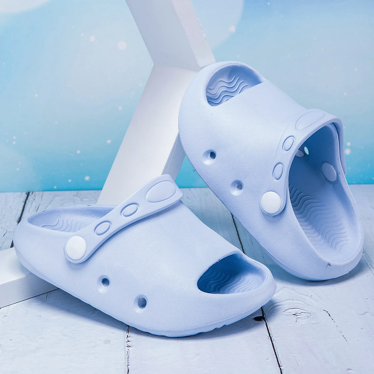 Summer Fashion Comfortable Casual Home Outdoor Beach Hole Shoes for Boys and Girls Kids Sandals