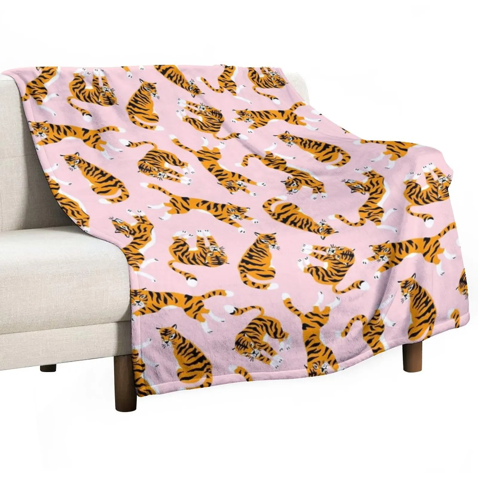 

Cute tigers on pink Throw Blanket Sofas Flannel Fabric Furry Blanket