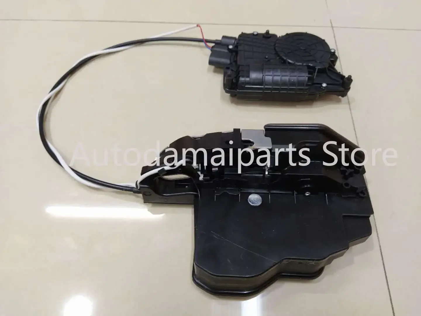 

Suitable for For BMW F10 F11 right front door lock car door lock actuator 51217149436