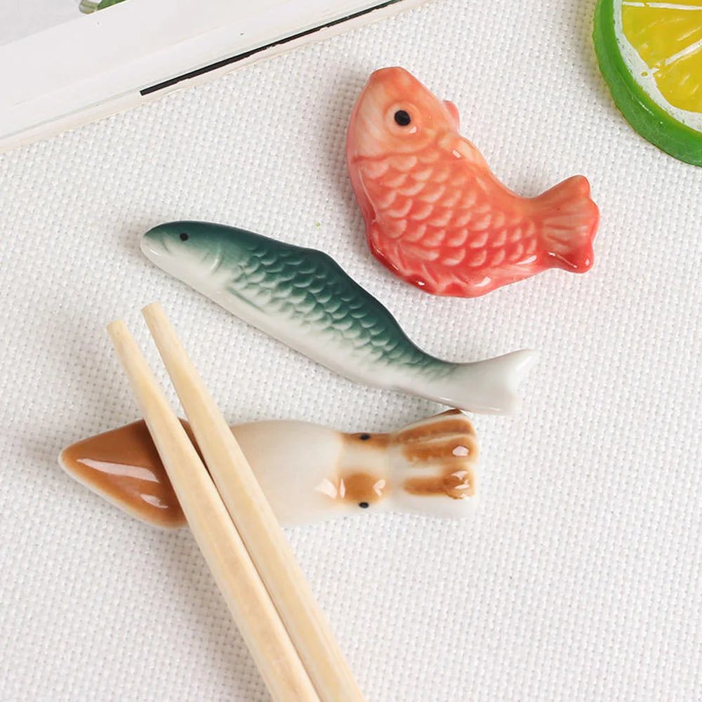 

Fish-Shape Ceramic Chopsticks Holder Spoon Fork Rest Sushi Sticks Rack Shelf Chopsticks Holder Stand Rest Pillow Kitchen Utensil