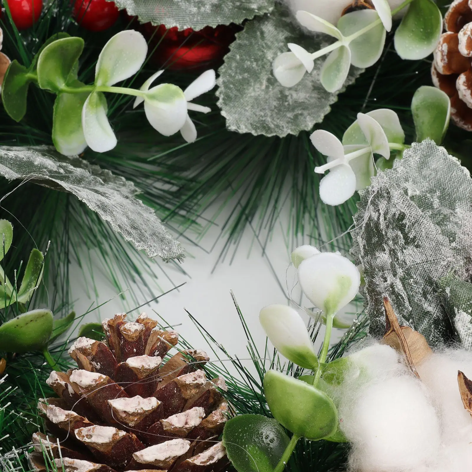 Рисунок 4 - Рождественская гирлянда из искусственного