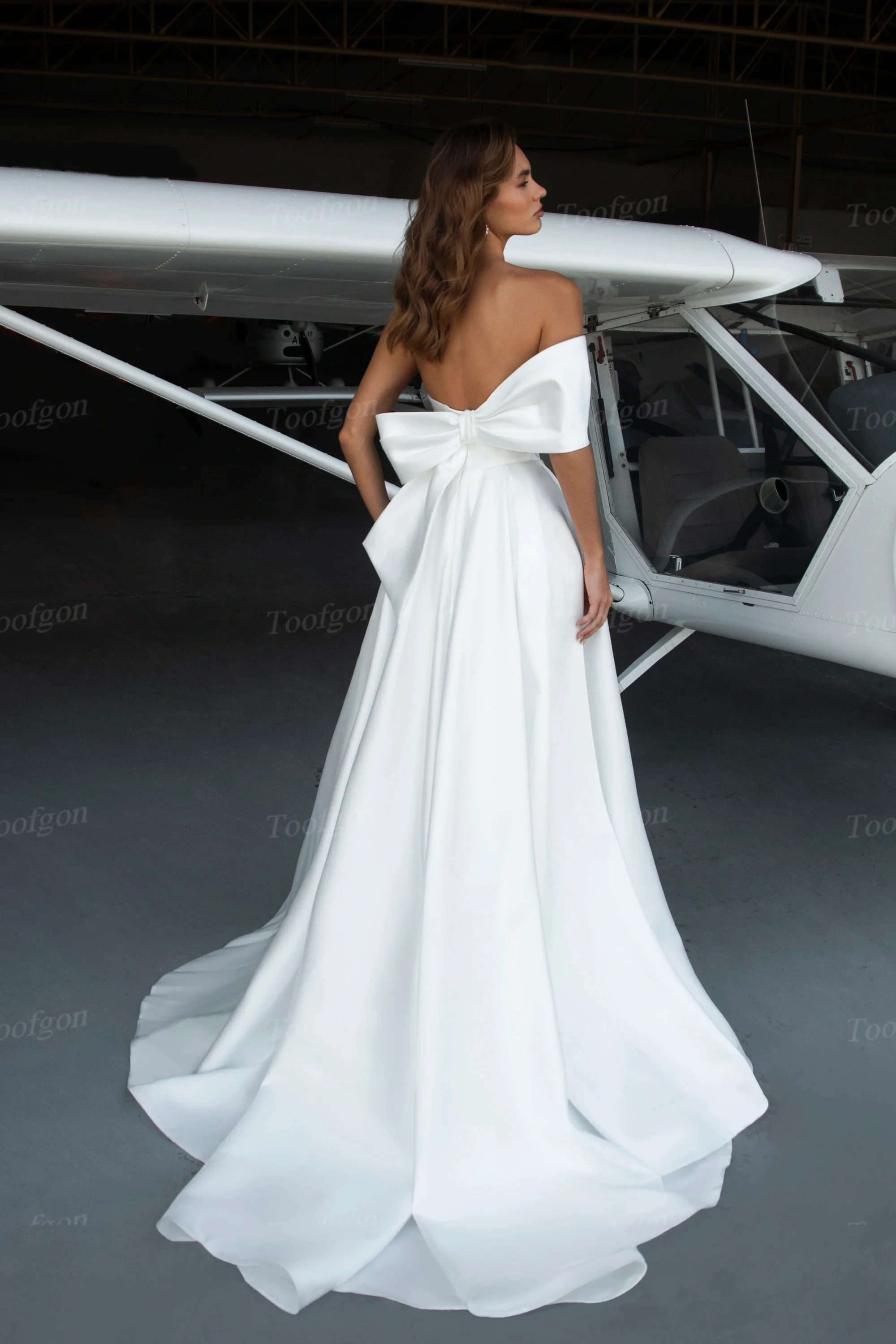 Toofgon A Line Soft Satin Customized Wedding Dresses One Shoulder High Slit Floor Length Formal Bride Wedding Gowns Photography 2