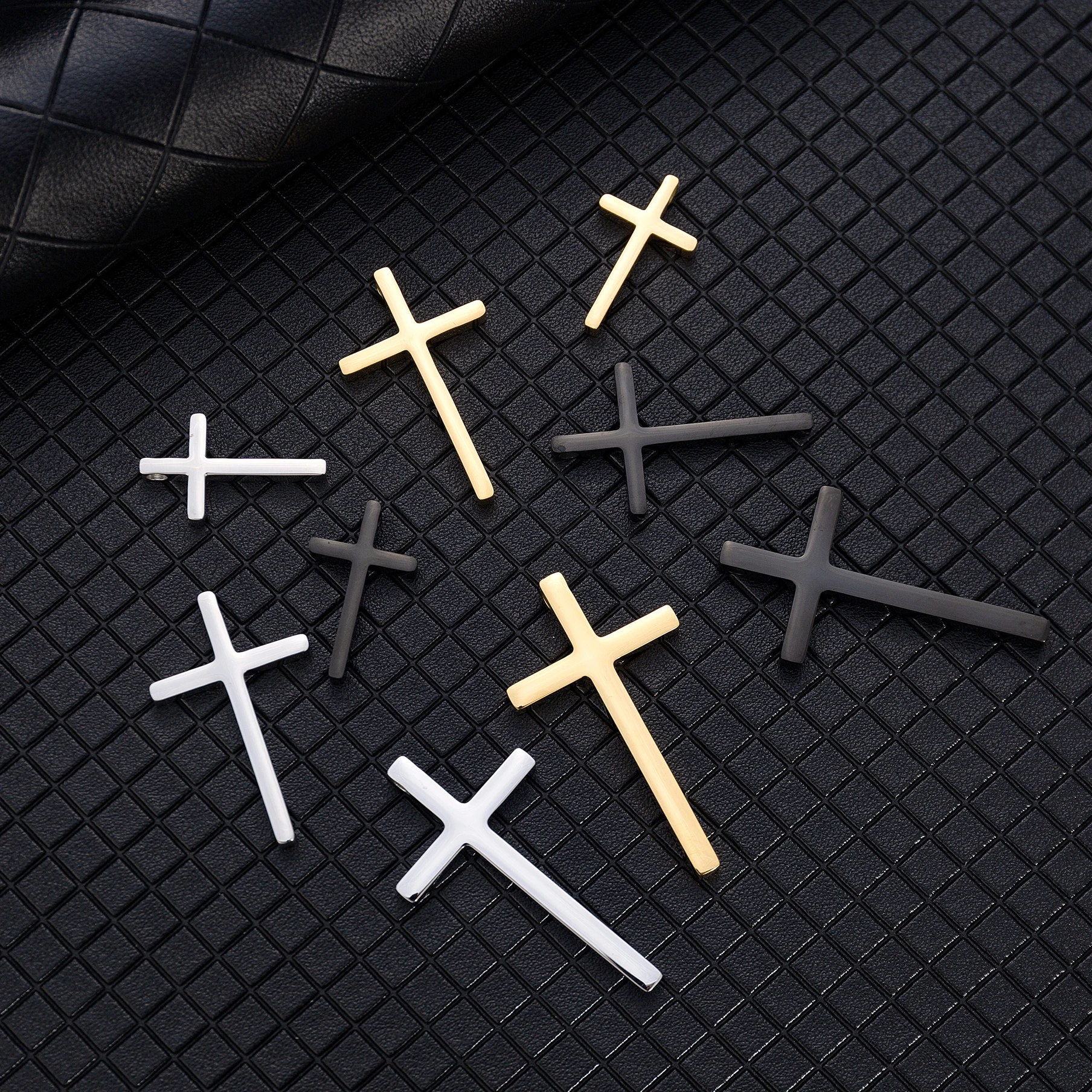 Edelstahl Kreuz Charms für Schmuck herstellung Halsketten DIY Religion Kreuze Anhänger Zubehör liefert handgemachte Ergebnisse