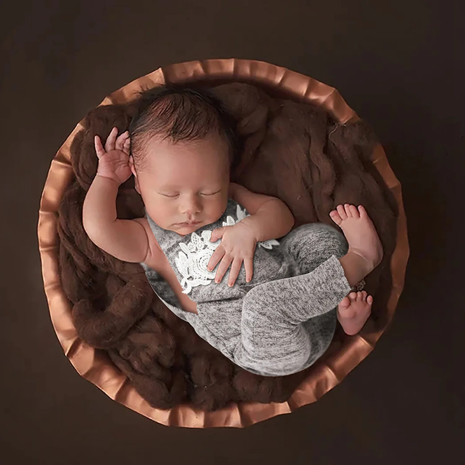 Рисунок 6 - Однотонный комбинезон для фотосъемки