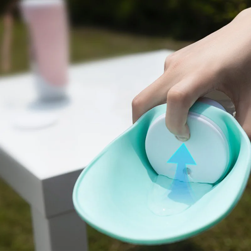 Hot selling segmented design pet companion cup foldable pet water bottle leak proof suitable for both outdoor and home use