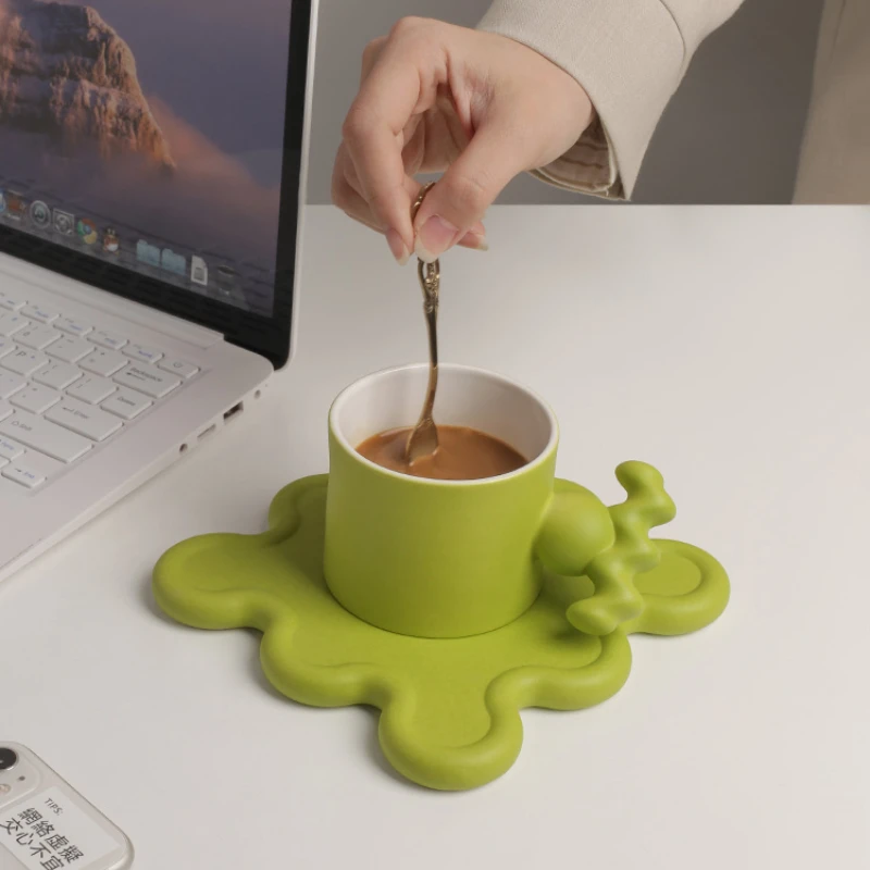 

Creative Ceramic Tea Cup Coffee Mug Set Funny Breakfast Tea Cup and Saucer Nordic Personality Mug Kitchen Accessories