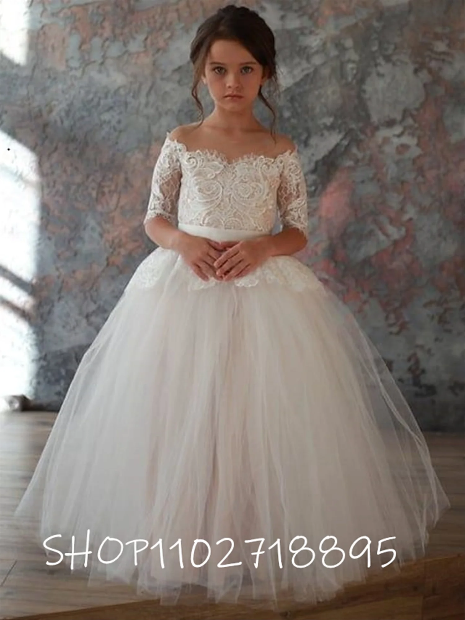 

Wedding Flower Girl Dress Fluffy Yarn Half Sleeve Off Shoulder Bow Princess Party Costume Floor Length Prom Dress White Lace
