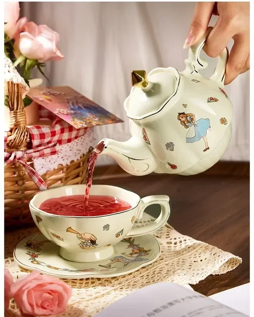 Set Regalo Alice Nel Paese Delle Meraviglie - Tazza, Sottobicchiere E Portachiavi, Design Vintage