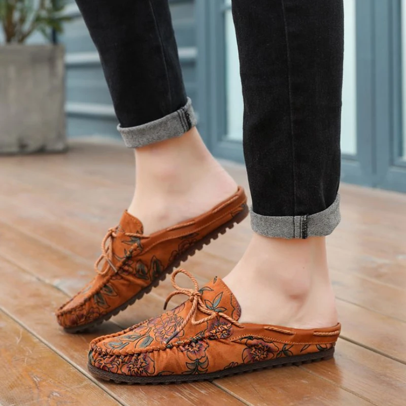 

Half Slides Genuine Leathe Mules Summer Male Slipper Clappers 2024 Fashion Fun Elegant Designer Luxury Style Trend Men's Shoe