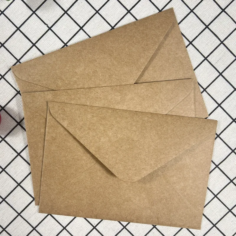 50pcs Kraft Brown Paper Envelopes 105x155mm Wedding Invitations Business Supplie Postcard Giftbox Packaging Storage Stationery