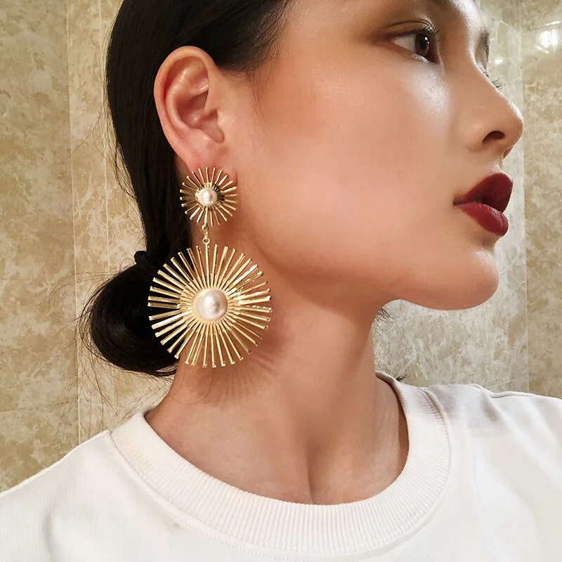 

Women's Exaggerated Long Drop Earrings Large Pearl Round Drop Earrings Wild Sun Earrings Fashion Jewelry