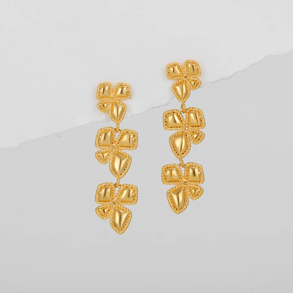 Vintage Twisted Flower Dangle Earrings Hypoallergenic Waterproof Petal Splicing Long Ear Stud for Women Fashion Jewelry 2025 New