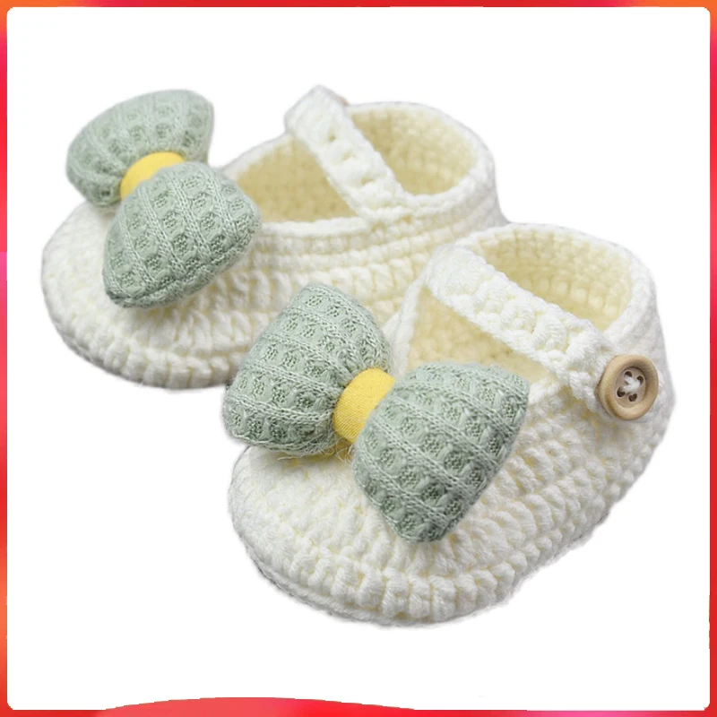 Baby shoes, female baby anti fall soft soled shoes, socks, 0-1 year old pre step newborn shallow mouth woolen shoes