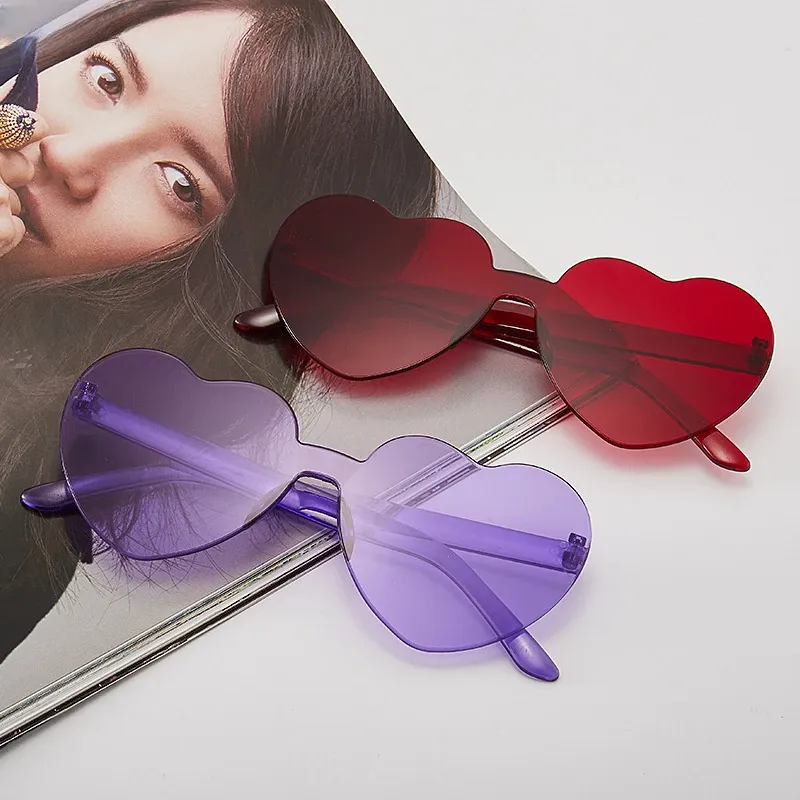 2024 Love Heart Sunglasses Goggles Women Brand Designer New Fashion Cute Sexy Retro Cat Eye Vintage Cheap Sun Glasses Red Female