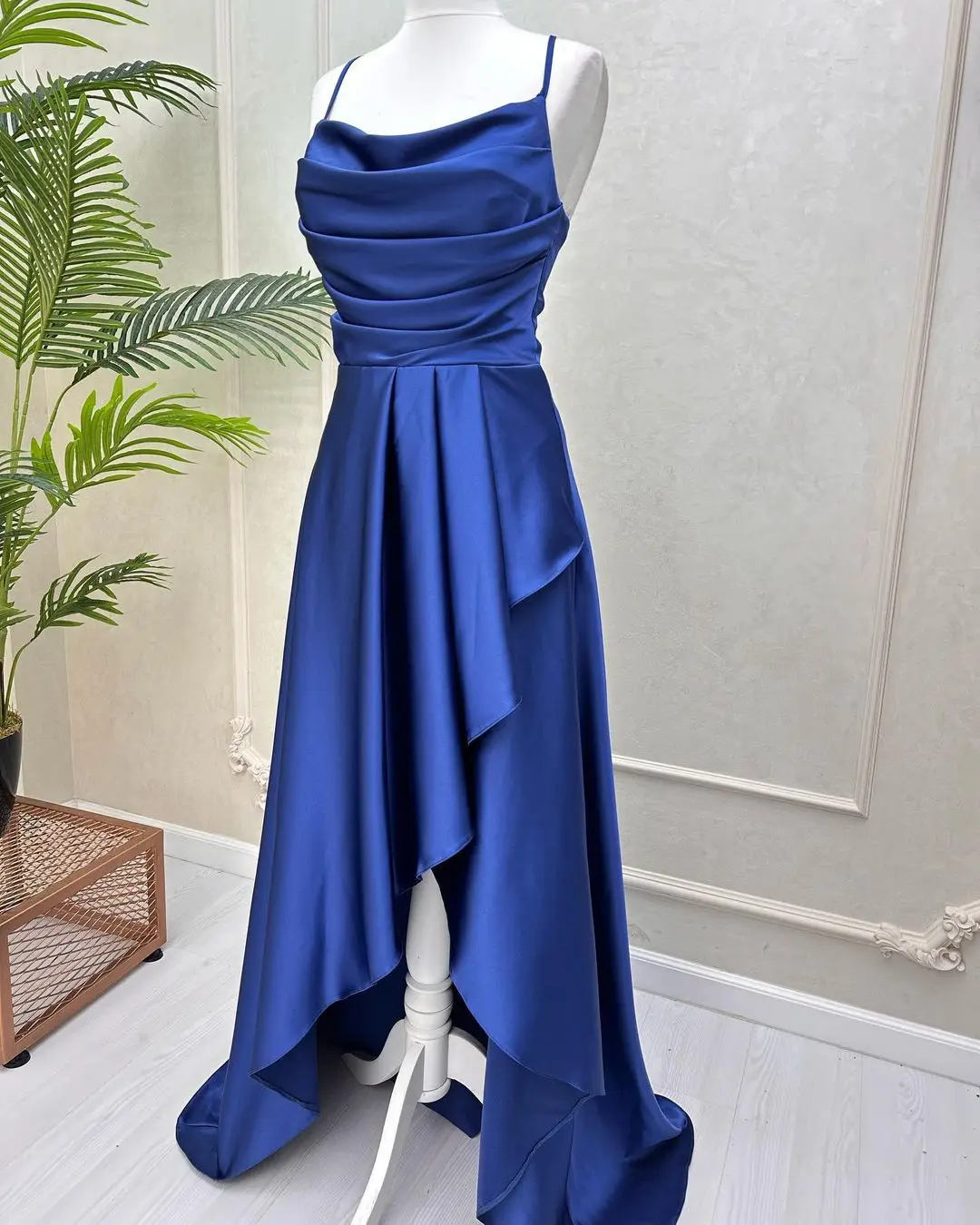 

Sapmae Spaghetti Strap Ruffle Asymmetrical Floor-length Court Train Zipper Up Elegant Prom Formal Evenning Party Dress For Women