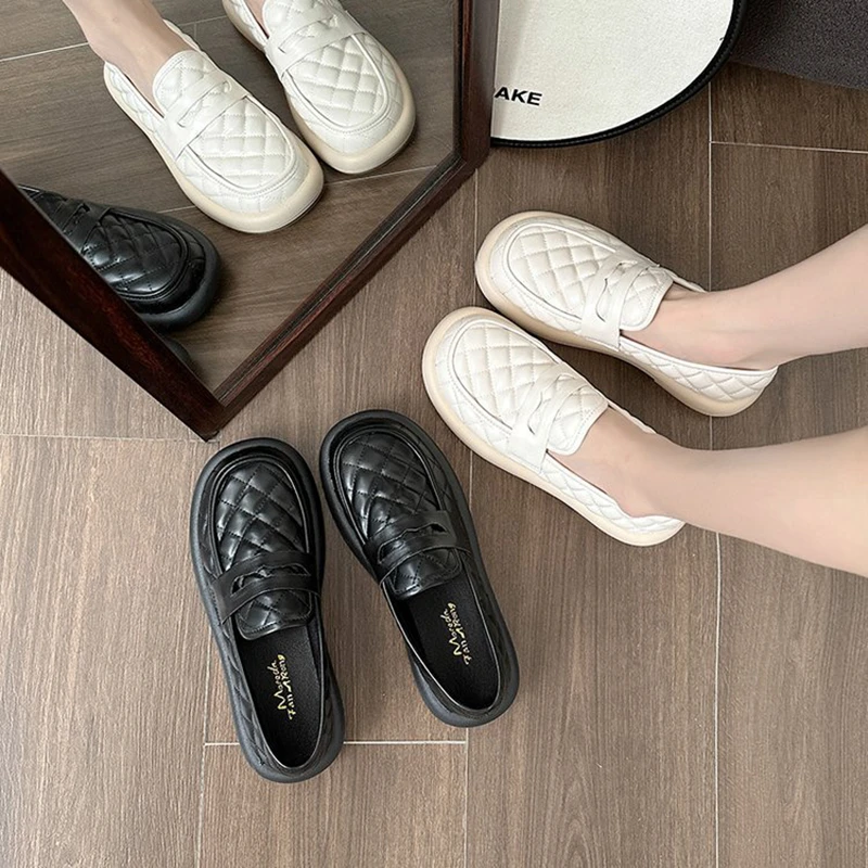Women's Lolita Shoes Soft Leather British Style Round Toe Soft Sole Ladies Loafers Retro Rhombus Square Heel Casual Women Flats