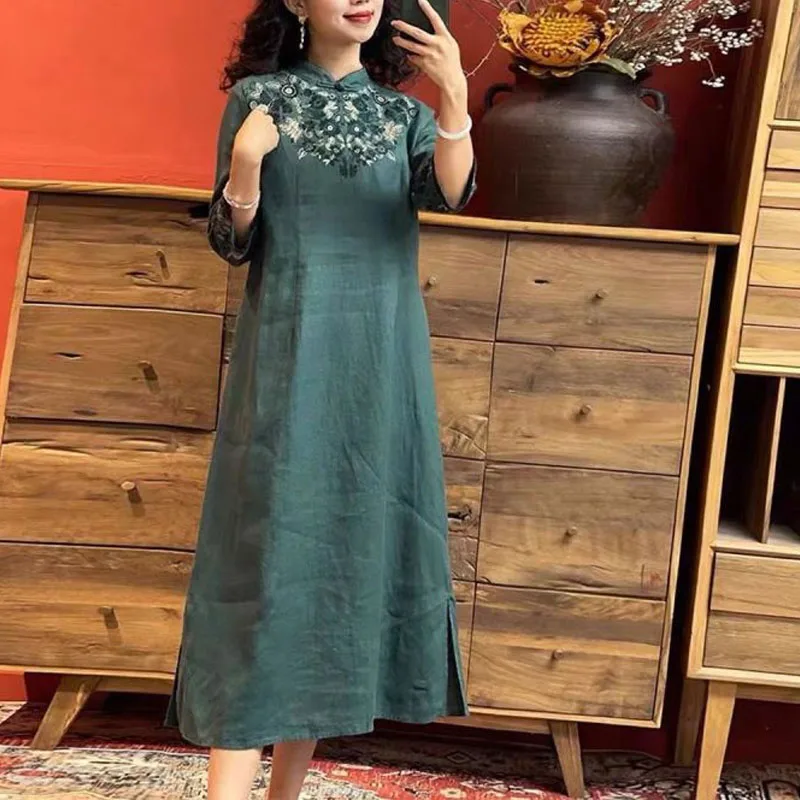 

Summer New Cotton and Linen Women's Stand Collar Pan Button Embroidery Elegant Vintage Slim Chinese Style Half Sleeve Dress