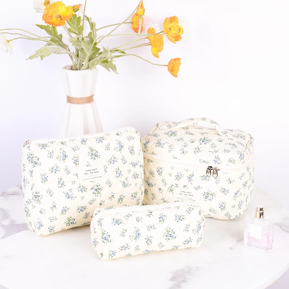 3Pcs Quilted Makeup Bag Portable Cosmetic Pouch Large Capacity Aesthetic Cosmetic Bag Cosmetic Clutch Bag Outdoor Travel Bag