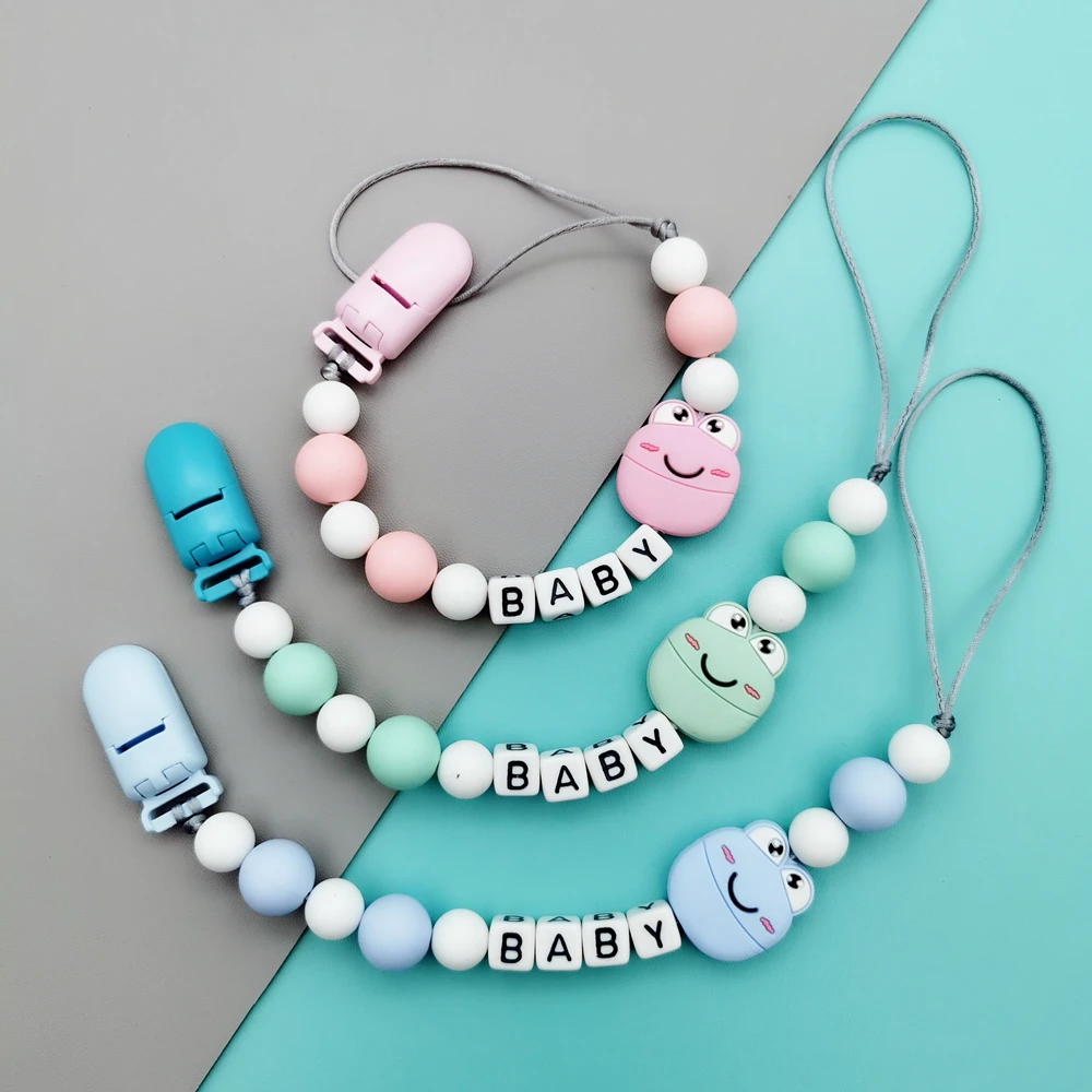 Custom English Russian Letters Name Baby Silicone frog Pacifier Clips Chains Teether Pendants Baby Pacifier Kawaii Teether Gifts custom english letters name baby strawberry silicone clips pacifier chains teether pendants baby pacifier kawaii teether gift