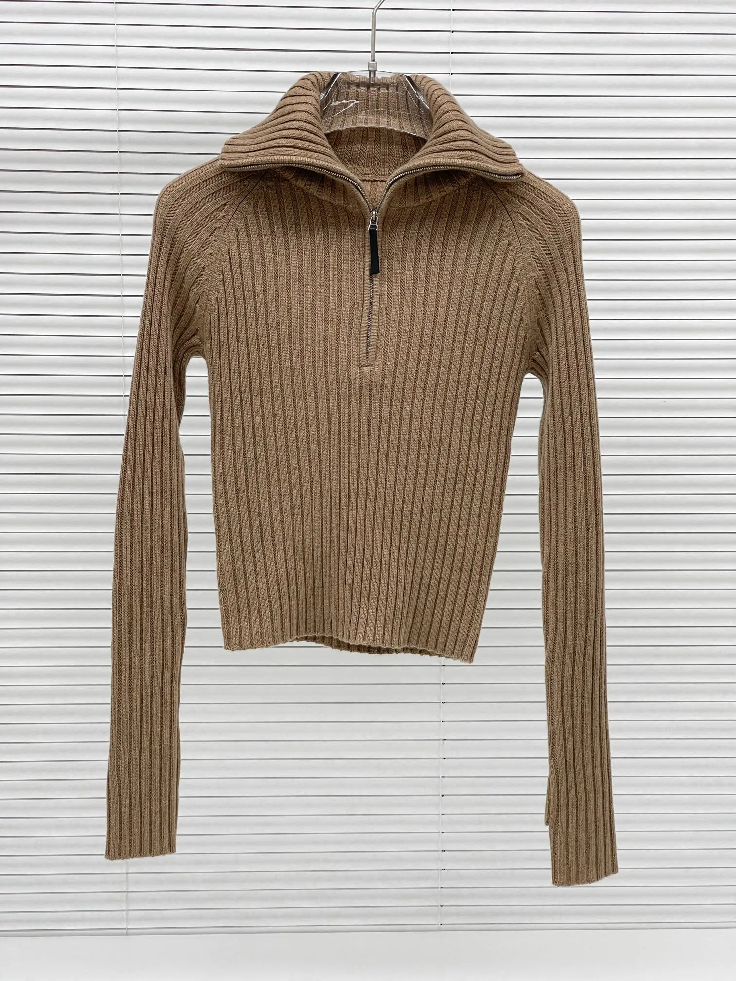 

Zipper lapel knit sweater Slim version of casual fashion 2024 fall new 1114